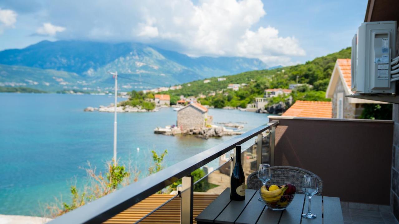 Villa Family House Bjelila Tivat Exterior foto