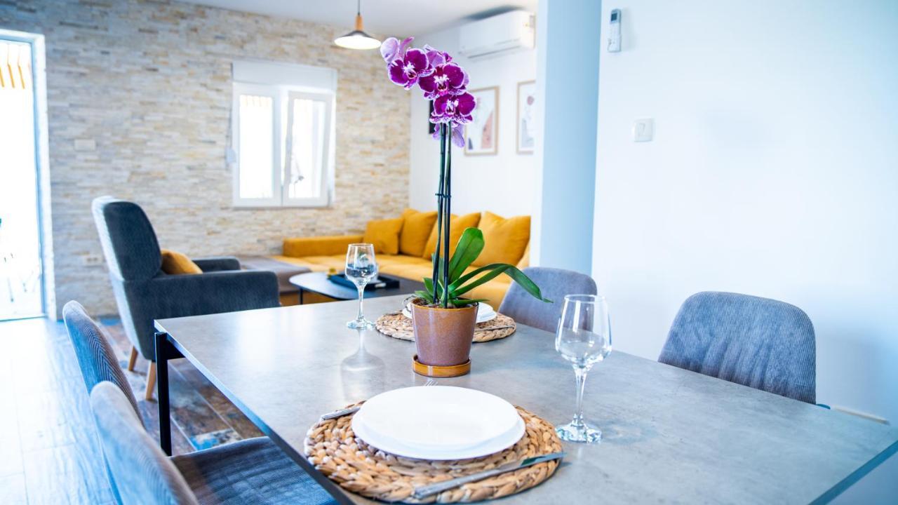 Villa Family House Bjelila Tivat Exterior foto